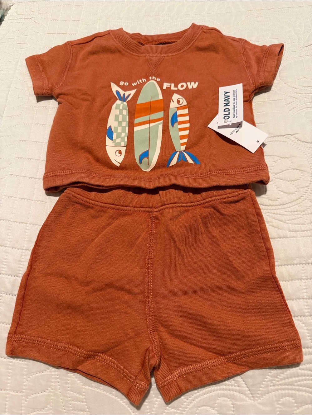 Old Navy Infant Rust Colored Surf Life Tee & Shorts 🏄♀️🌊🐟
